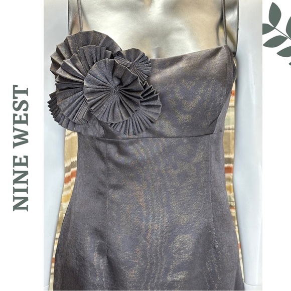 Nine West Mini Dress Grey Gold Spaghetti
Strap Rosette Flower Detail Size 6 - Picture 3 of 8